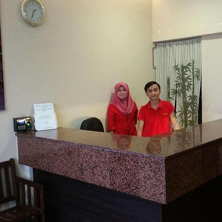 Hotel Sri Iskandar Kota Kinabalu Zewnętrze zdjęcie
